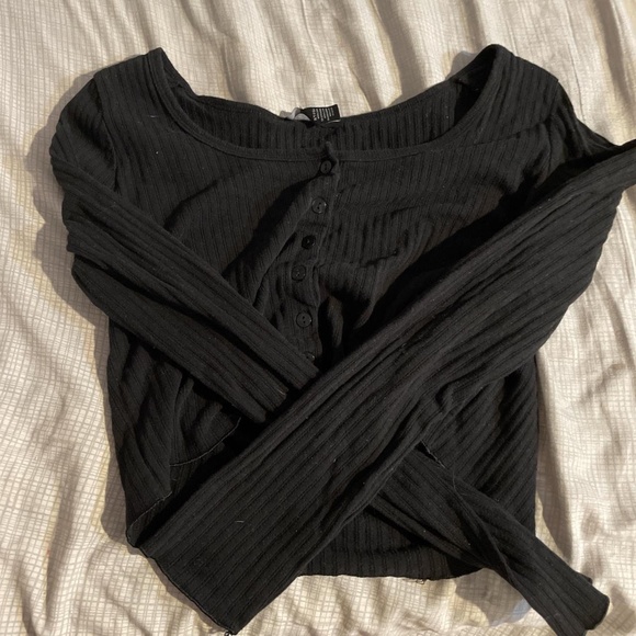 FOREVER21 Black Cropped Button-Up Shirt L - Picture 1 of 4